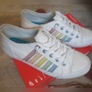 Rocket Dog Woman's Canvas Sneaker